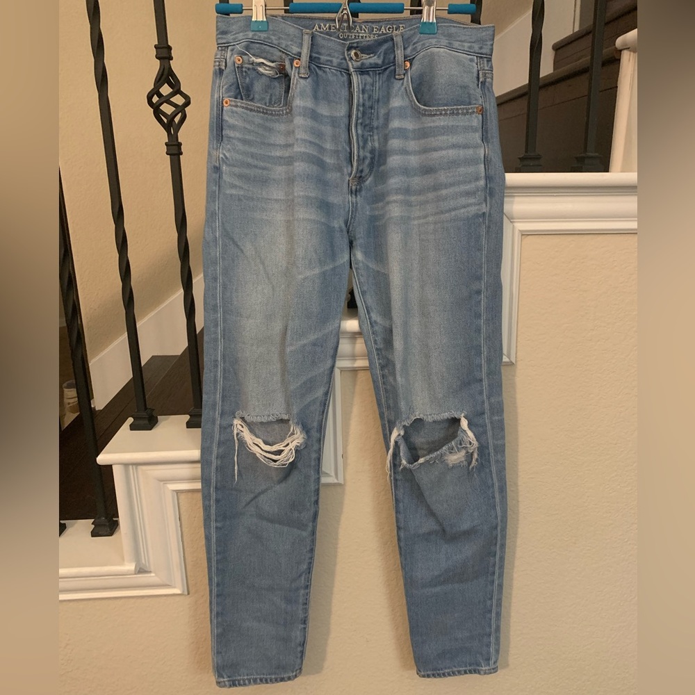 American Eagle Hi-rise girlfriend jean